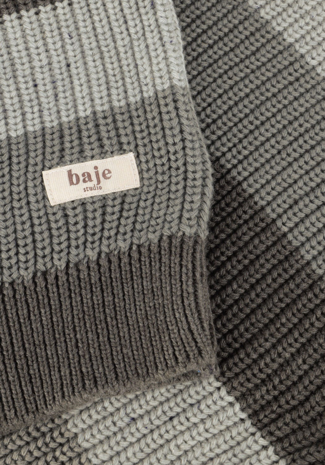 Grijze BAJE STUDIO Trui SURREY - large