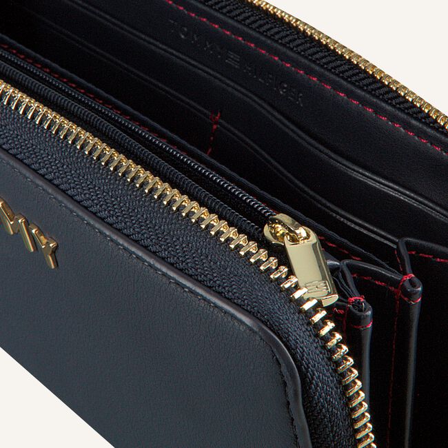 Blauwe TOMMY HILFIGER Portemonnee ITEM STATEMENT LRG ZA Blauwe TOMMY HILFIGER Portemonnee ITEM STATEMENT LRG ZA - large