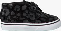 Zwarte VANS Sneakers CHUKKA V MOC - medium