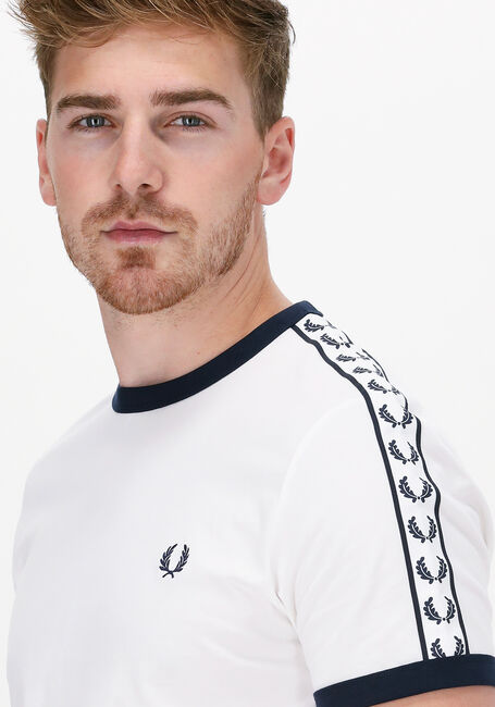 Gebroken wit FRED PERRY T-shirt TAPED RINGER T-SHIRT - large