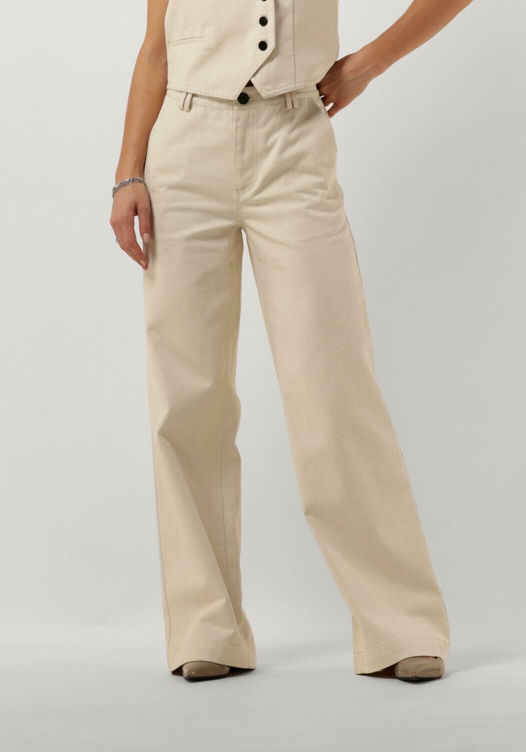 Op deze date outfits word je spontaan verliefd Omoda