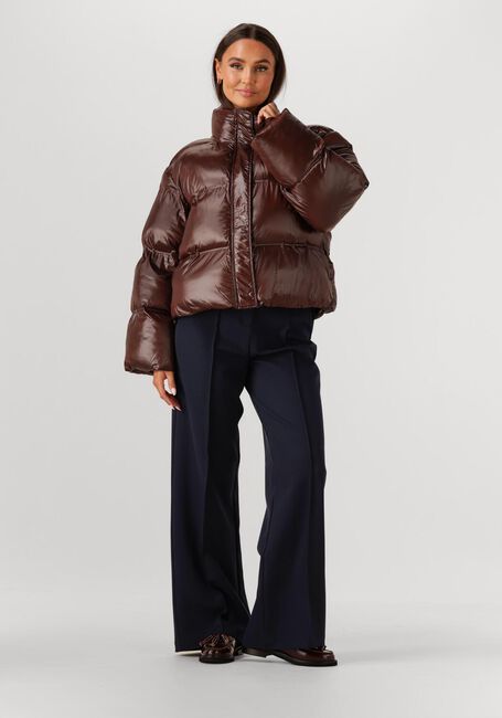 Bruine NEO NOIR Gewatteerde jas RHEA SHINY PUFFER JACKET - large
