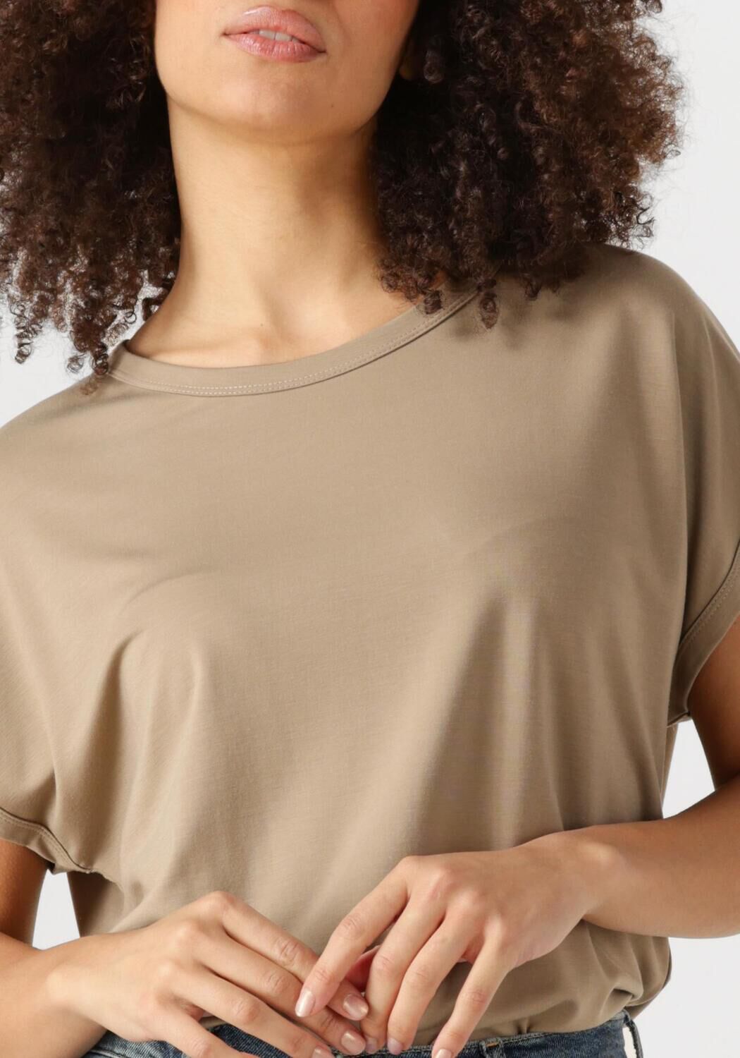 KNIT-TED Dames Tops & T-shirts Emma Beige