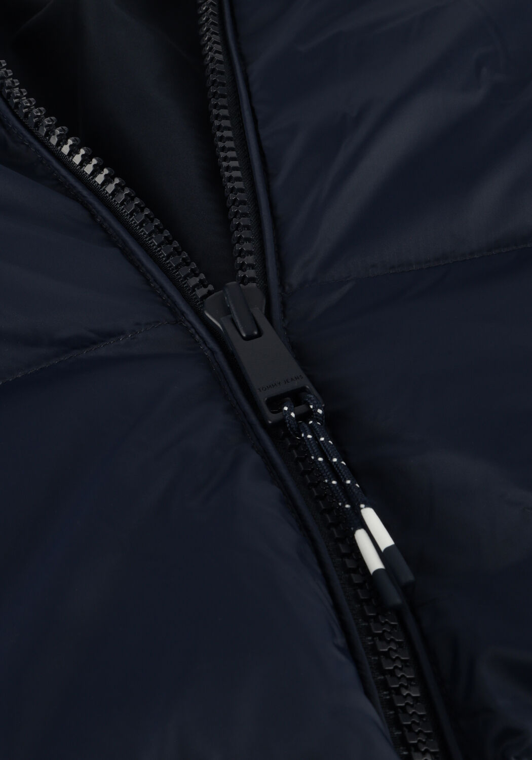 Donkerblauwe TOMMY JEANS Gewatteerde jas TJM ESSENTIAL DOWN - large