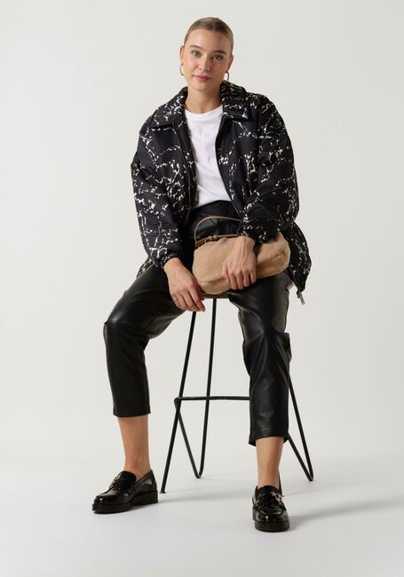 Zwarte ALIX THE LABEL Jack LADIES WOVEN OVERSIZED ANIMAL PADDED BOMBER - large