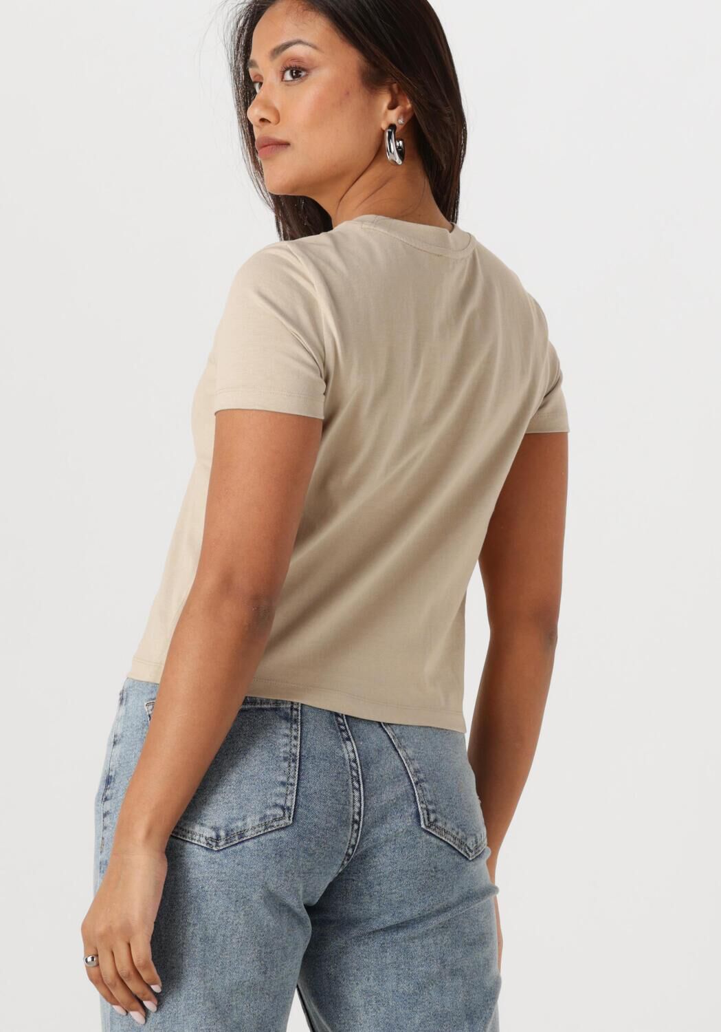 CALVIN KLEIN Dames Tops & T-shirts Placed Institutional Baby Tee Zand