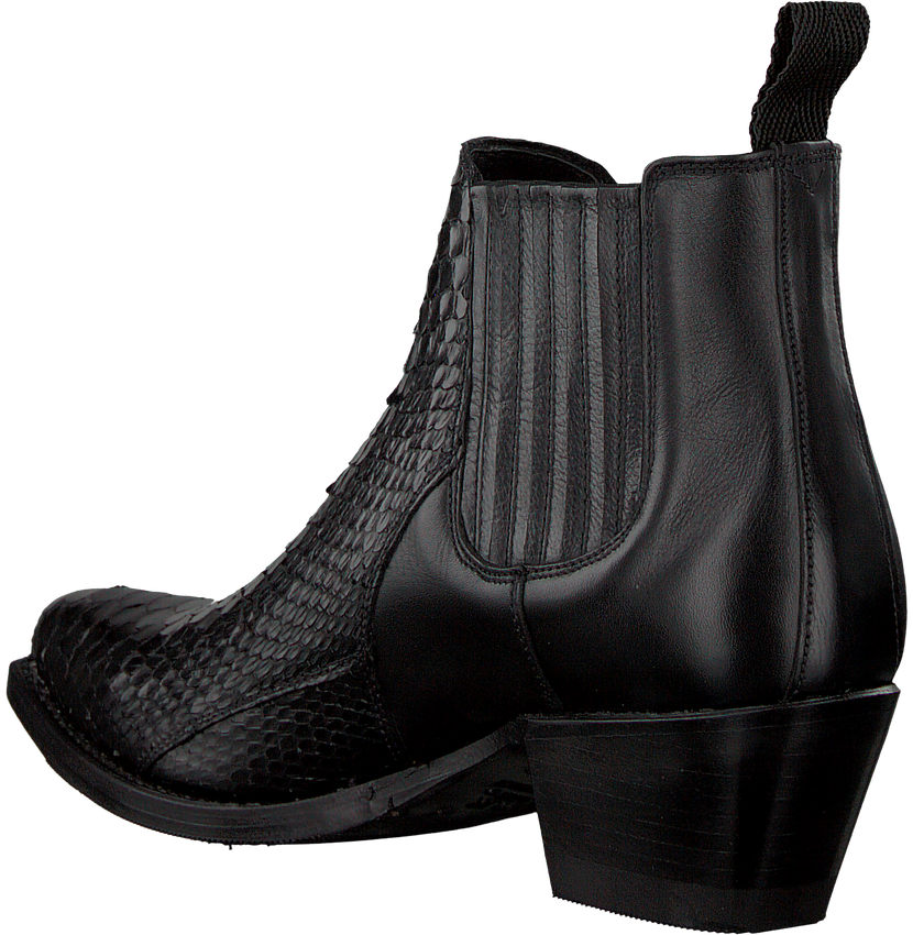 chunky boots lia