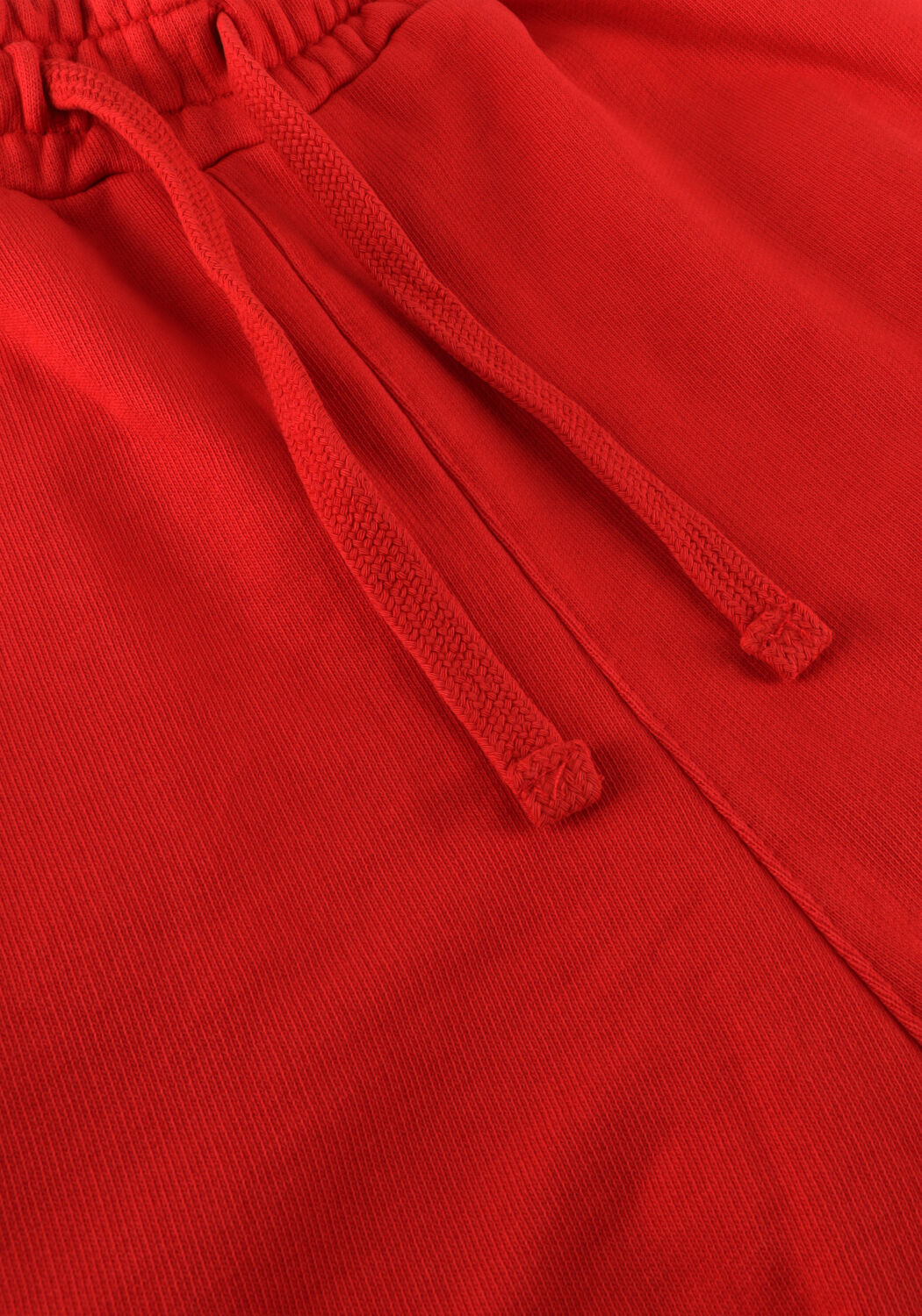 Rode LYLE & SCOTT Broeken PIGMENT DYE SWEATSHORT - large