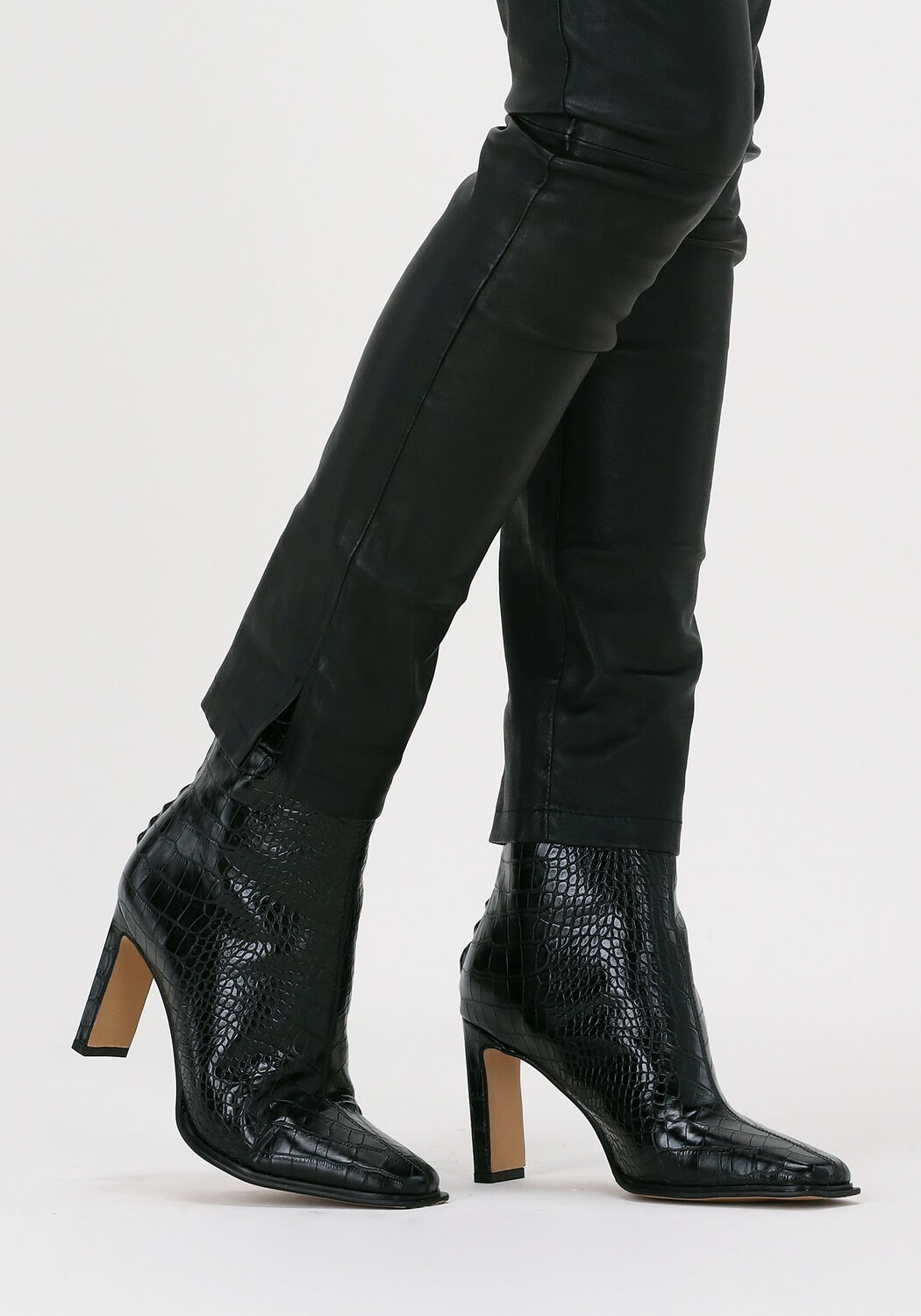 Zwarte JOSH V Enkellaarsjes LORNA - large