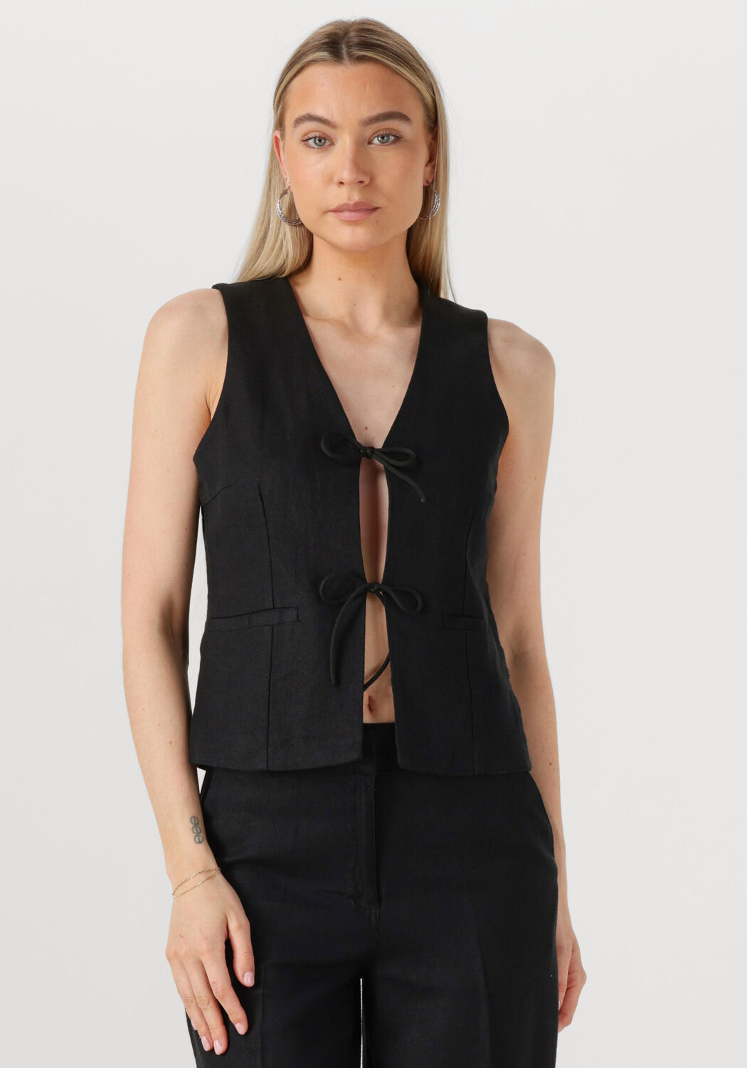 ROUGE EDIT Dames Blazers Rousummer Waistcoat Zwart