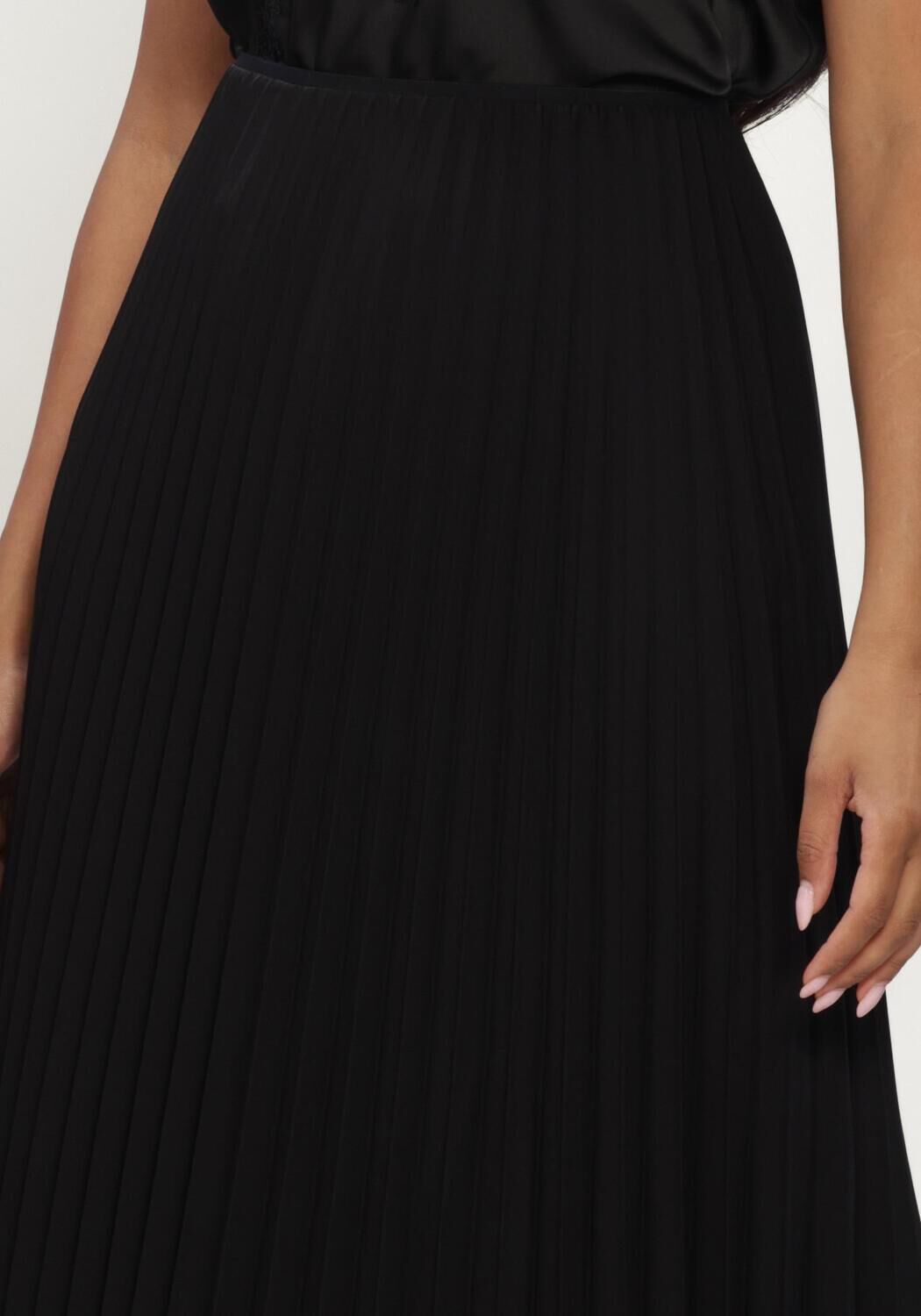 Zwarte OMODA ATELIER Maxirok OM-REGINA X QUINTY - large