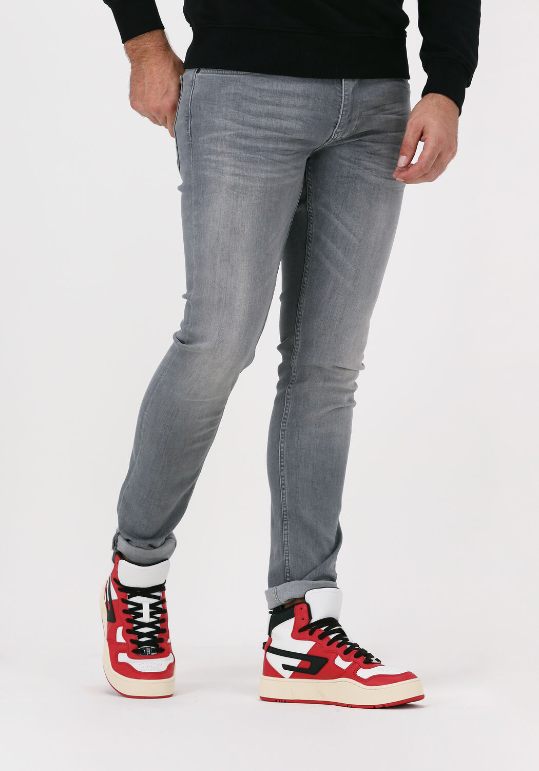 Donker grijze jeans 00SSLL 0699P D-BAZER - Diesel Heren - Bestel Jeans  00SSLL 0699P D-BAZER van Diesel Heren op onze webshop. ✓Gratis verzending  vanaf €100. ↻ Gratis omruilen. Shop de collectie Herst,
