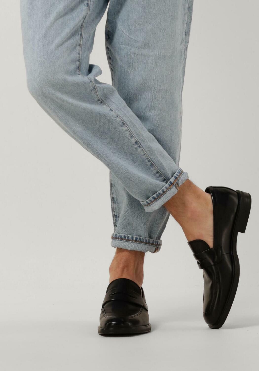 Loafers vagabond sales