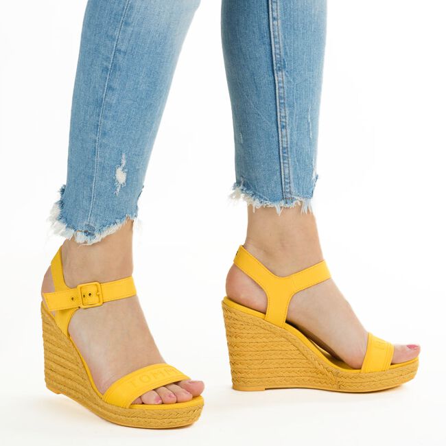 Gele TOMMY HILFIGER Platte sandalen COLORFUL TOMMY WEDGE SANDAL Gele TOMMY HILFIGER Platte sandalen COLORFUL TOMMY WEDGE SANDAL - large