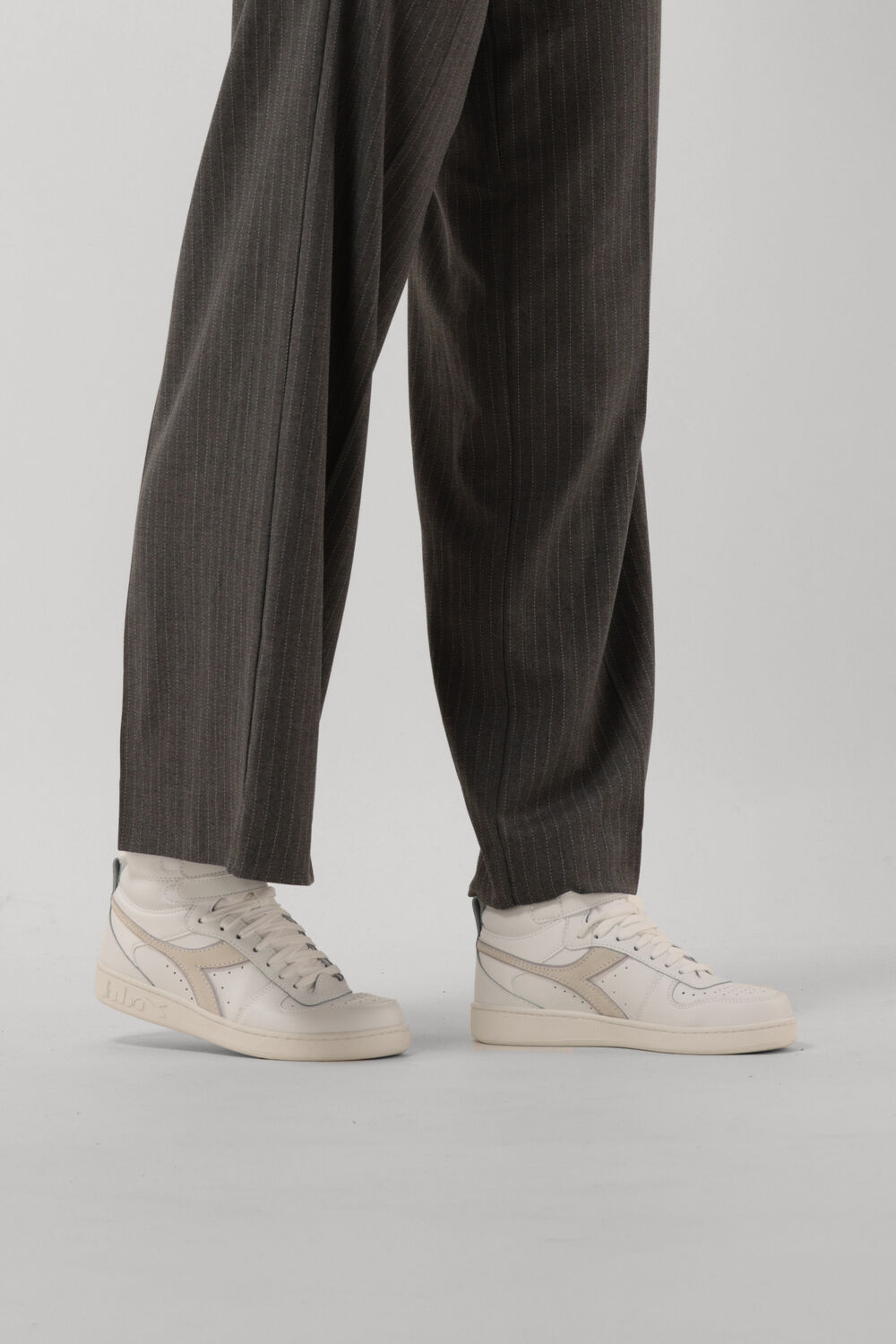 Witte DIADORA Hoge sneakers MAGIC BASKET DEMI ICONA MID DAMES - large