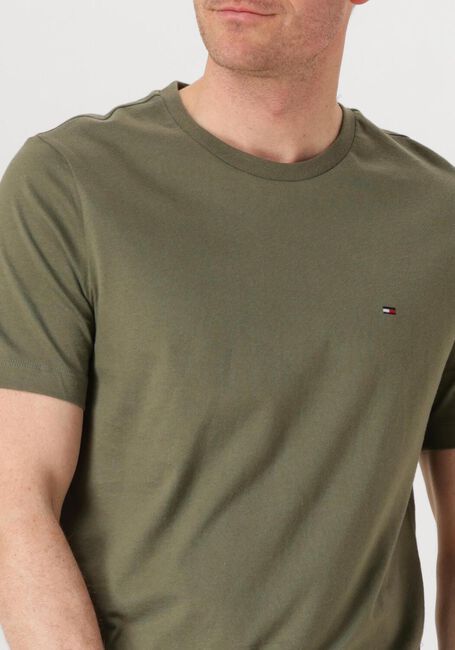 Olijf TOMMY HILFIGER T-shirt ESS SEASONAL REG FIT SOLID TEE - large