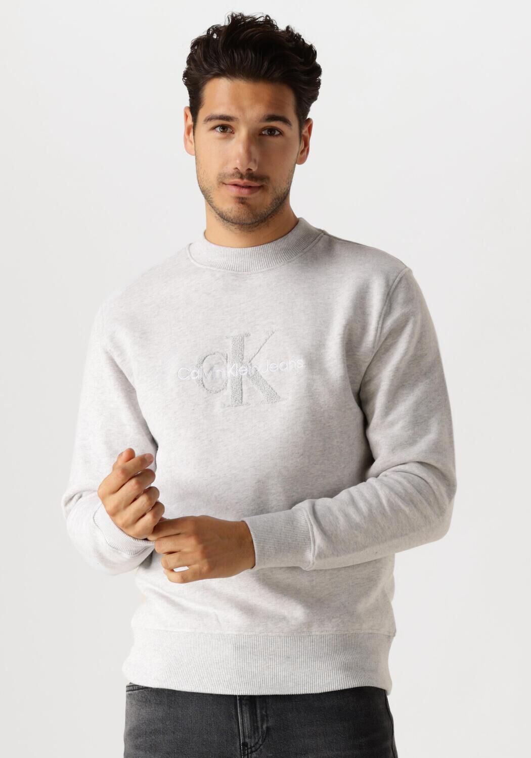 Grijze CALVIN KLEIN Trui CHENILLE MONOLOGO CREW NECK Omoda