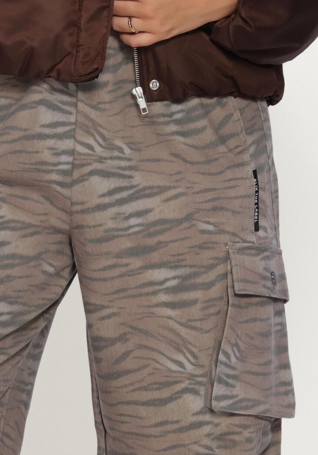 Zwarte ALIX THE LABEL Cargobroeken LADIES WOVEN CARGO PANTS - large