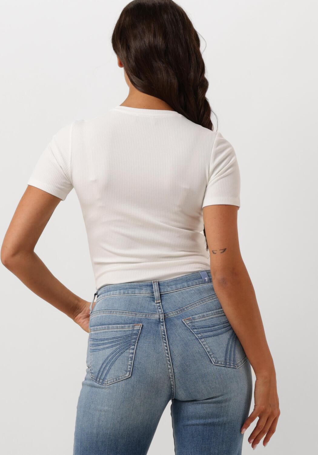 ALIX THE LABEL Dames Tops & T-shirts Ladies Knitted Fitted Rib T-shirt Wit