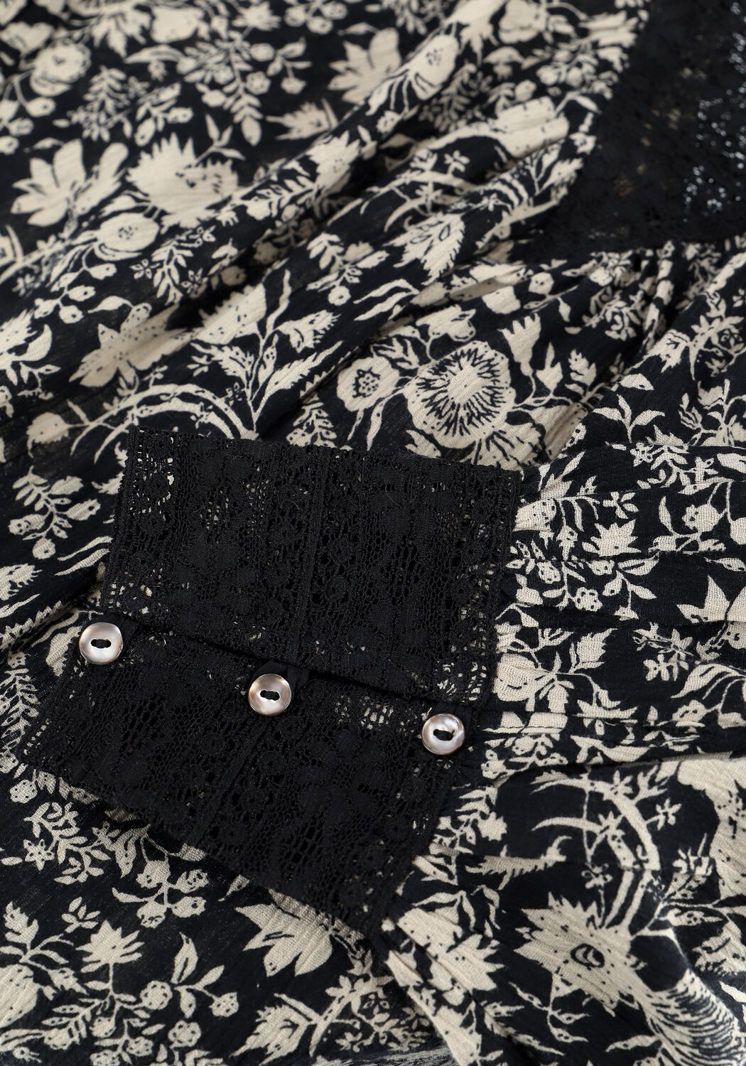 Zwarte ANTIK BATIK Blouses AMEL TEE - large