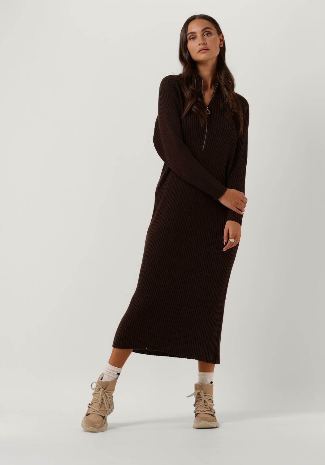 Bruine best sale midi jurk
