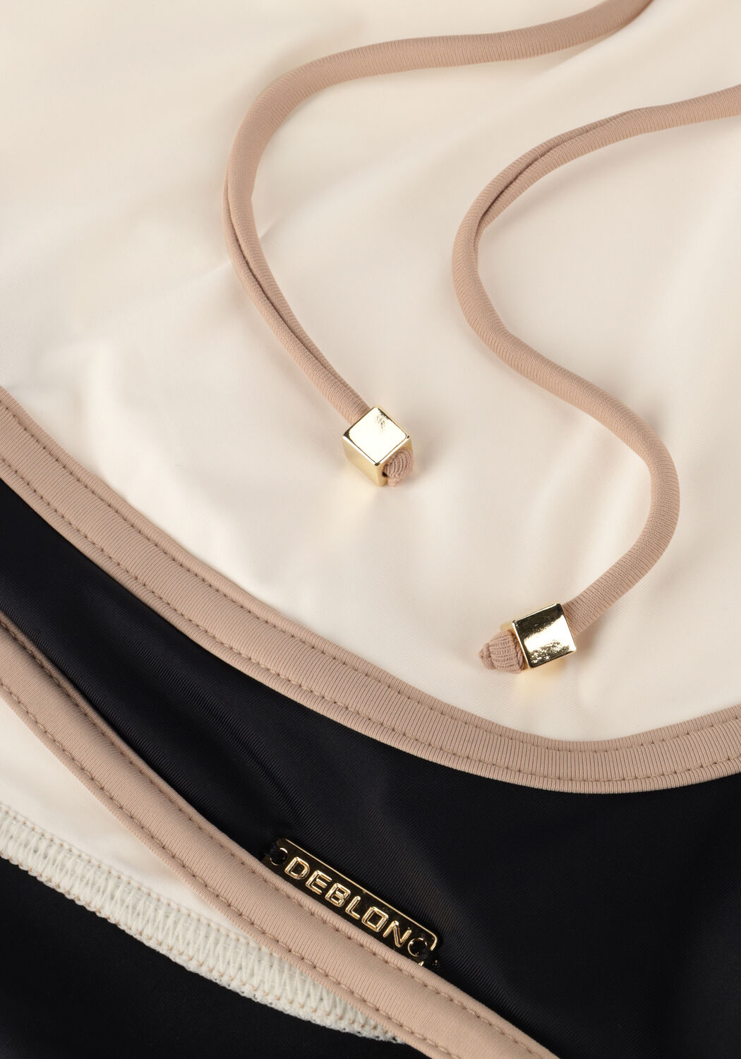 Zwarte DEBLON SPORTS Broeken KATE SHORT - large