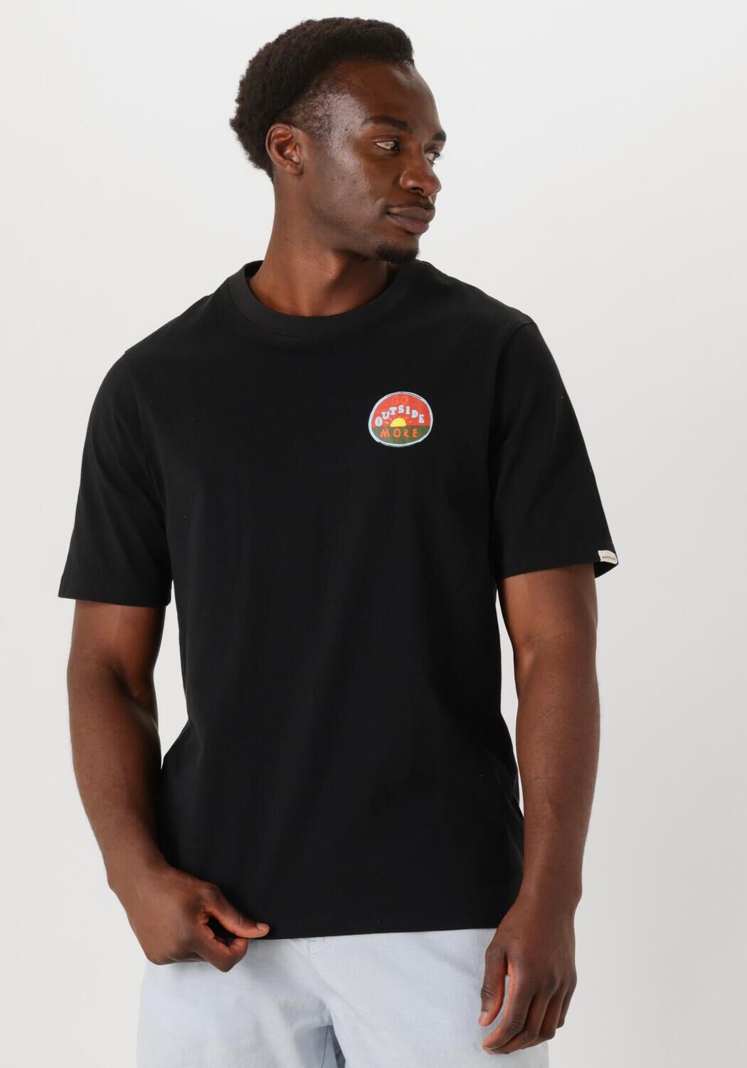 ANERKJENDT Heren Polo's & T-shirts Akkikki Go Outside More Ss Tee Zwart