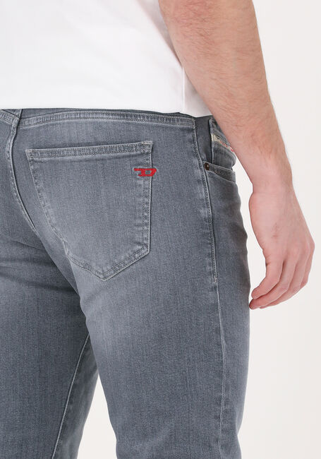 Grijze DIESEL Slim fit jeans 2019 D-STRUKT - large