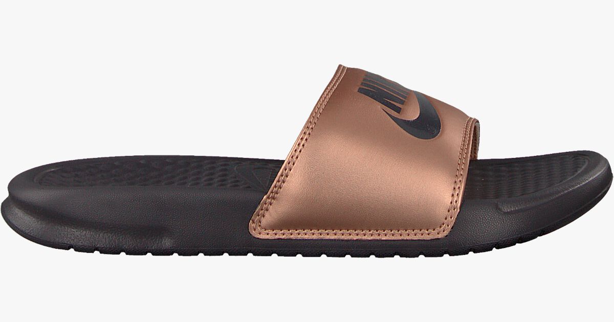 Roze NIKE Slippers BENASSI | Omoda