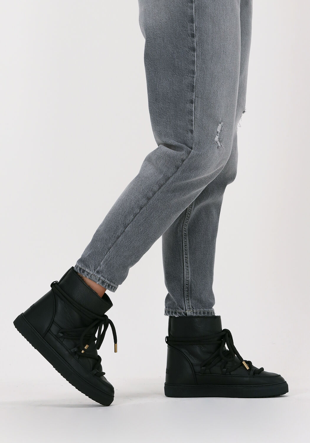 omoda moonboots