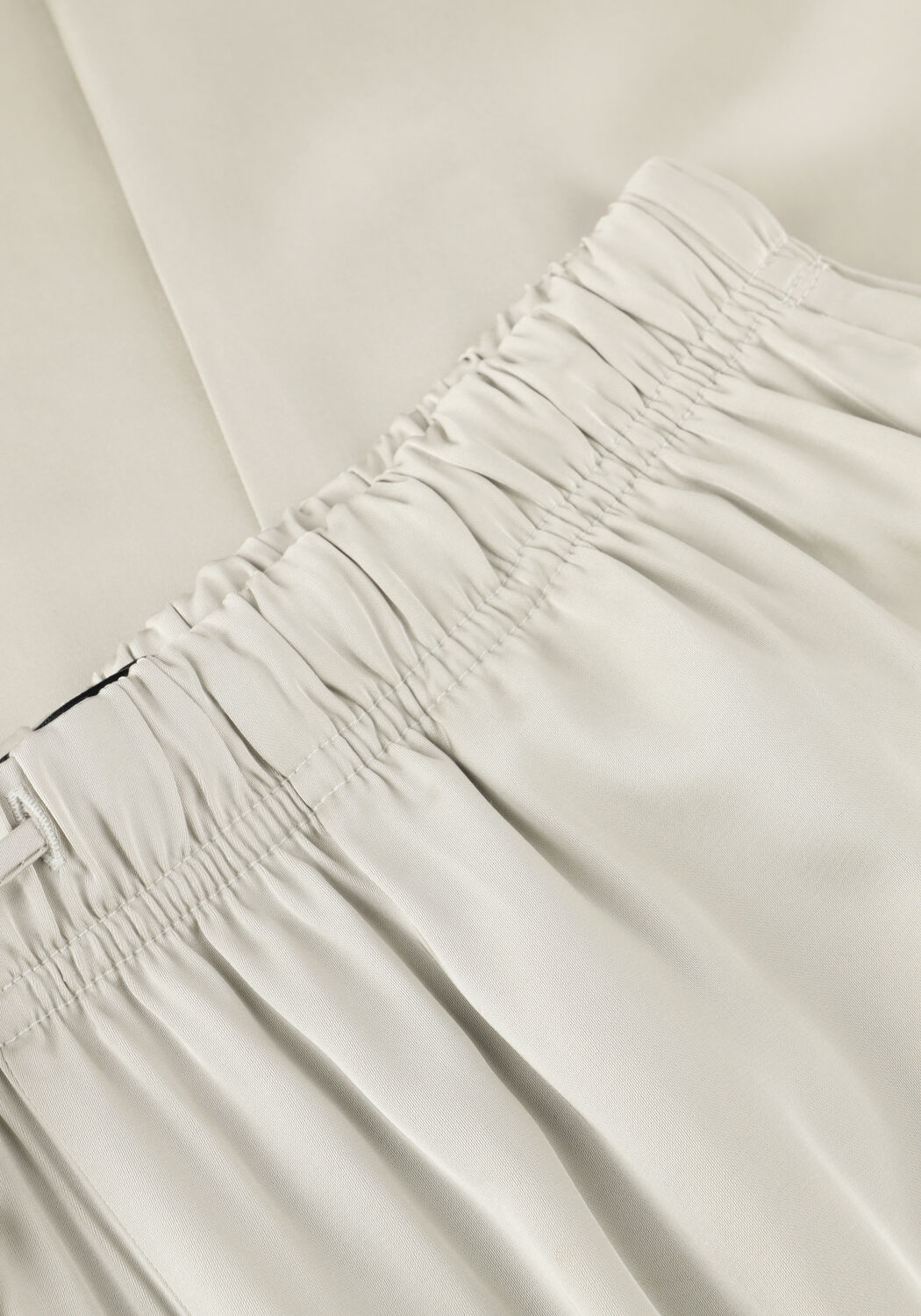 Witte WITHBLACK Wijde broek WBLPADDIE SATEEN PANTS - large