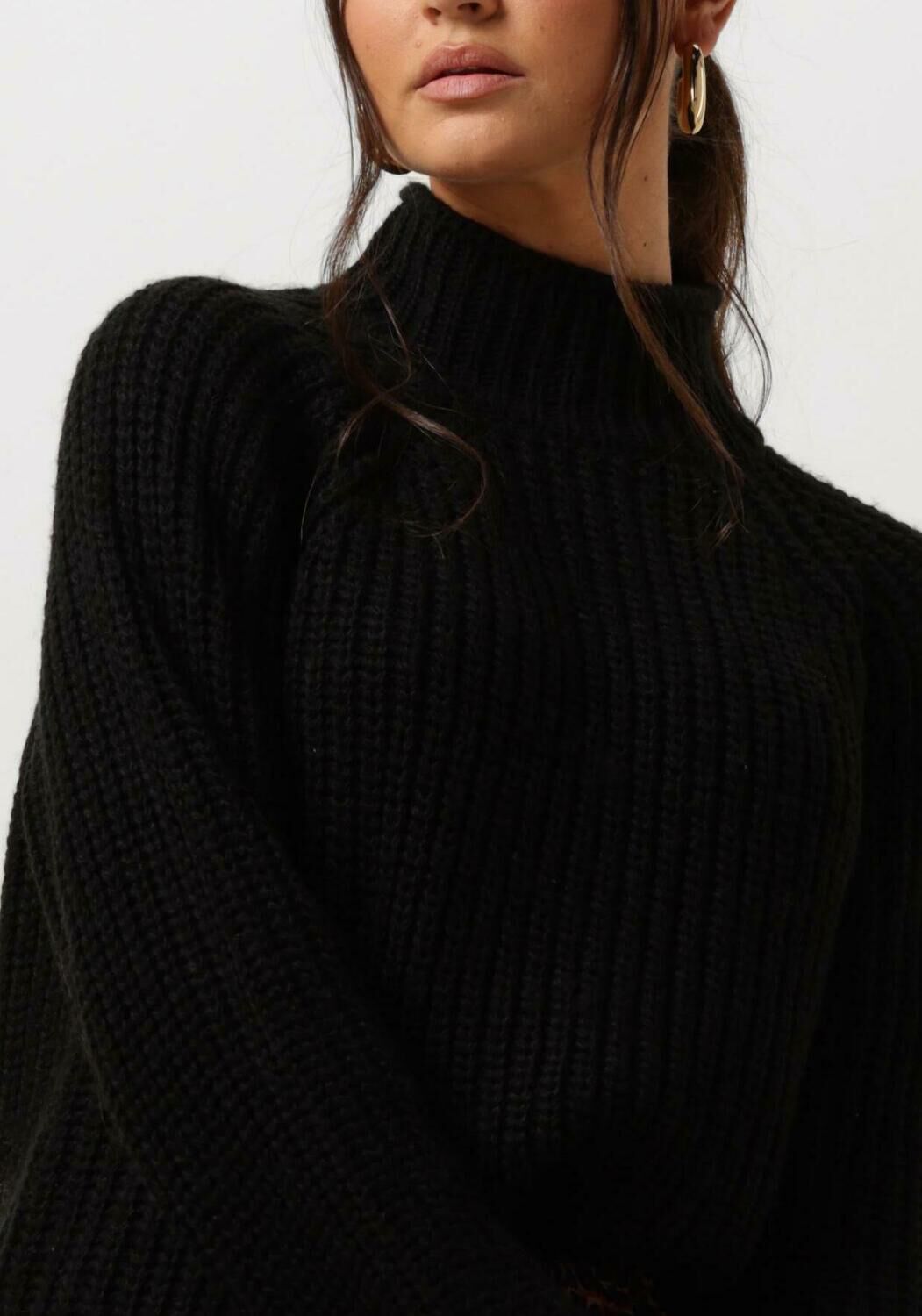 NOTRE-V Dames Truien & Vesten Heavy Knit Top Zwart