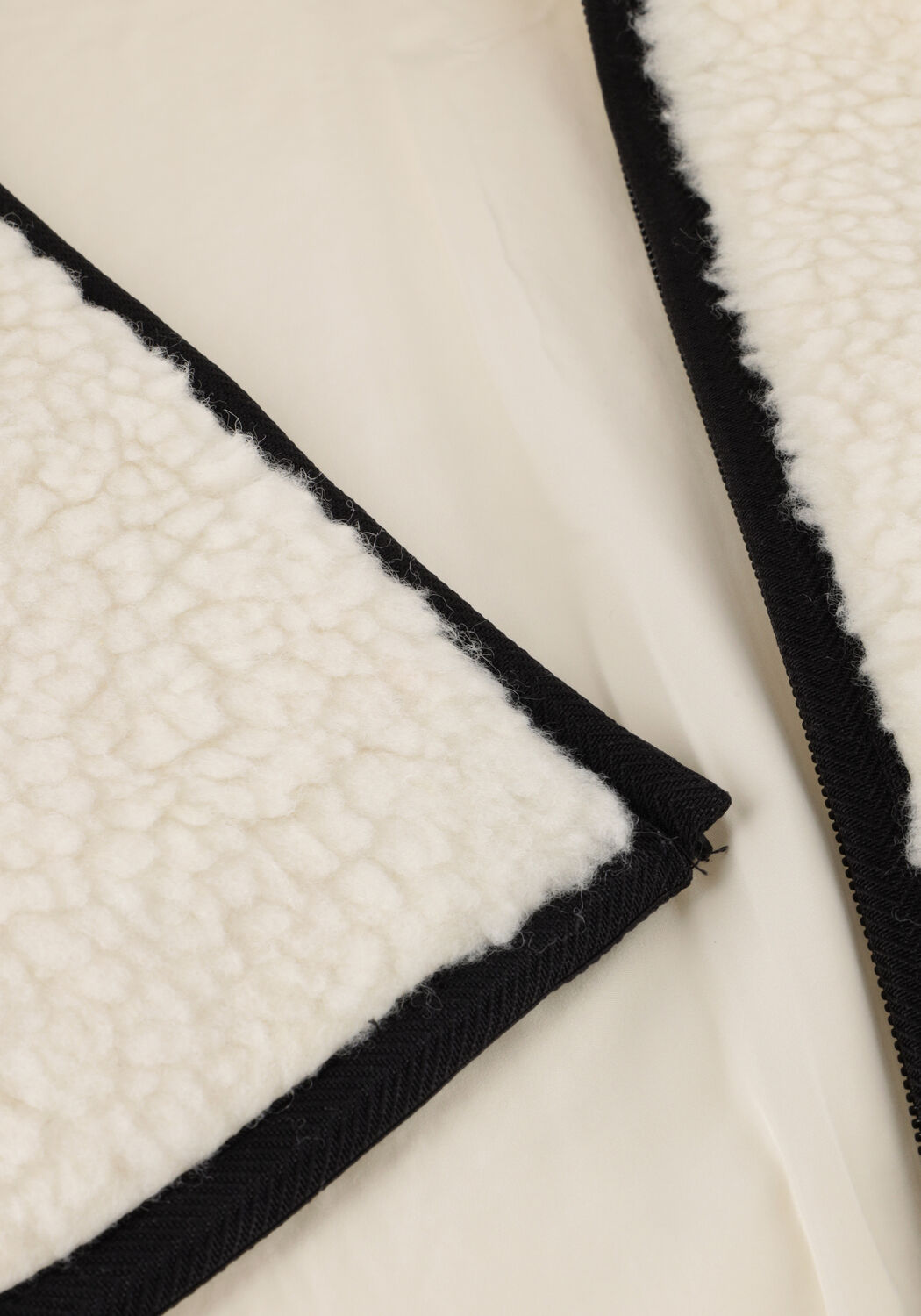 Beige TOMMY JEANS Vest TJM REG BADGE TEDDY - large