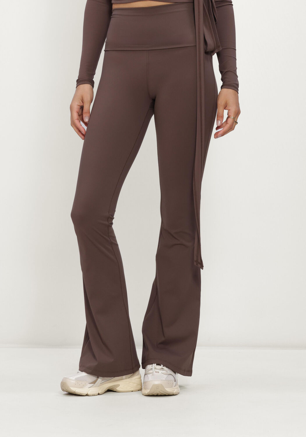 Bruine THE LOLA CLUB Legging BRUNA FLARED LEGGING - large