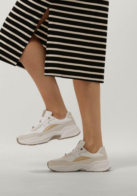 Witte TOMMY HILFIGER Lage sneakers CHUNKY FEMININE RUNNER HARDWARE - large