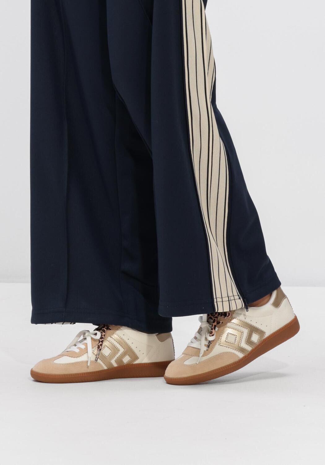 Beige MRP Lage sneakers BOMBER - large