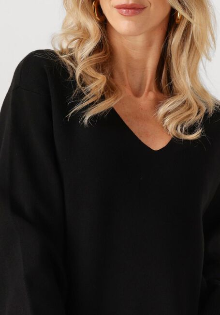 Y.A.S. YASELMA LS V-NECK KNIT PULLOVER - large