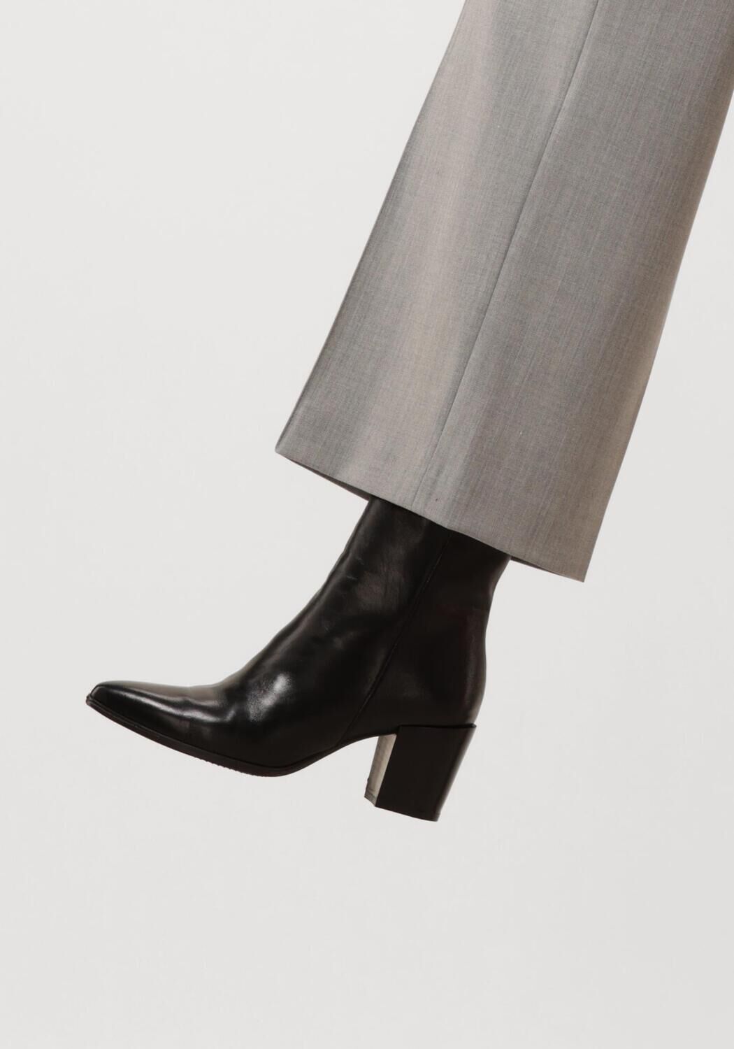 Zwarte NOTRE-V Enkellaarsjes AT 156 - large