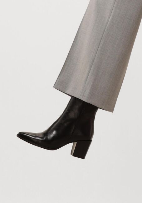 NOTRE-V AT 156 NOTRE-V AT 156 - large