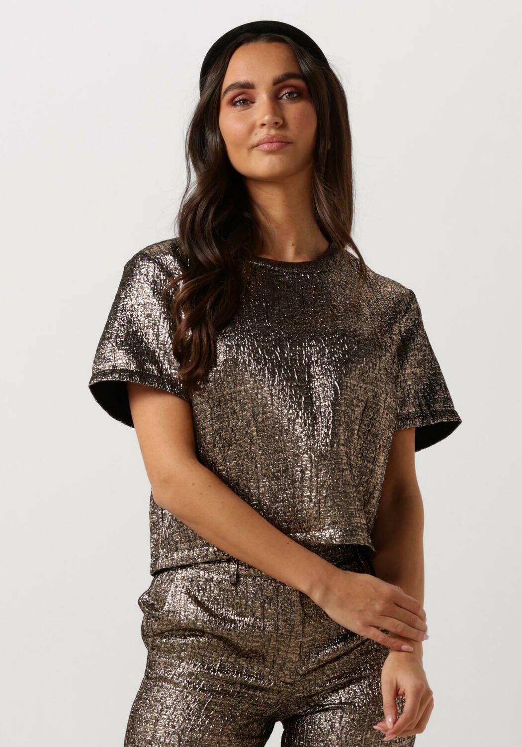 Reebok legend ss sales top