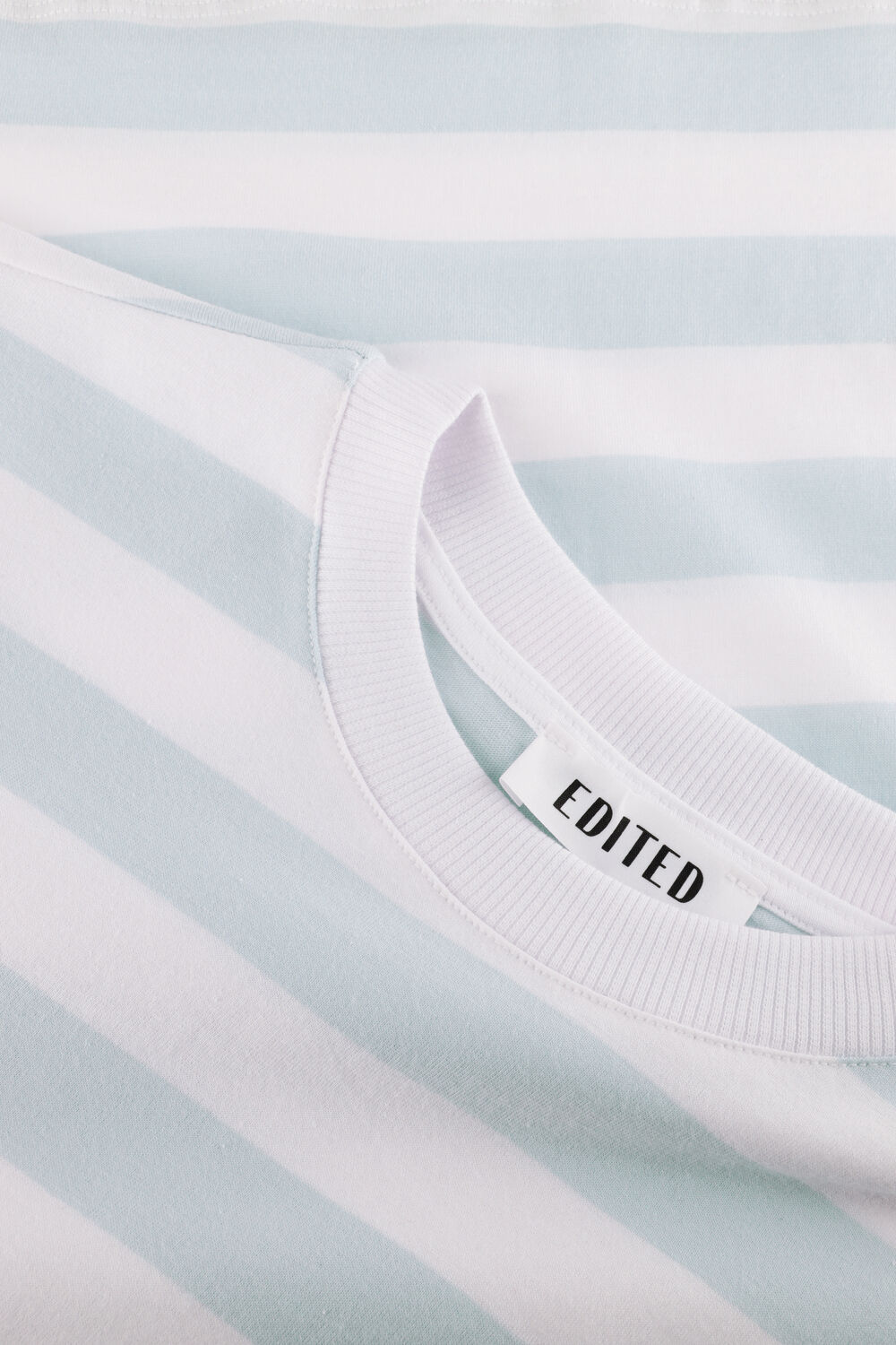 Lichtblauwe EDITED T-shirt NOLA T-SHIRT - large