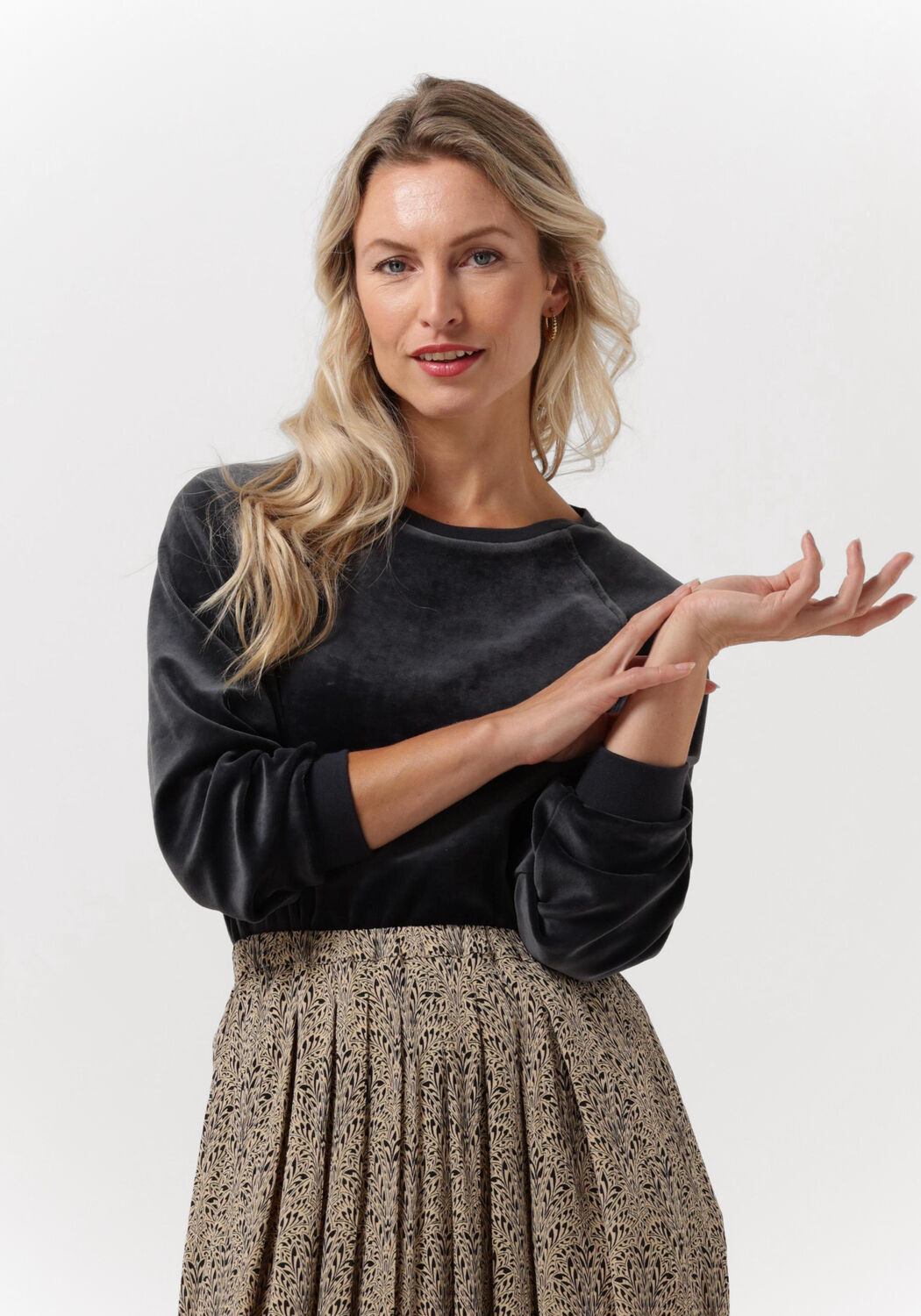 Donkerblauwe BY BAR Sweater FENNE VELVET SWEATER Omoda