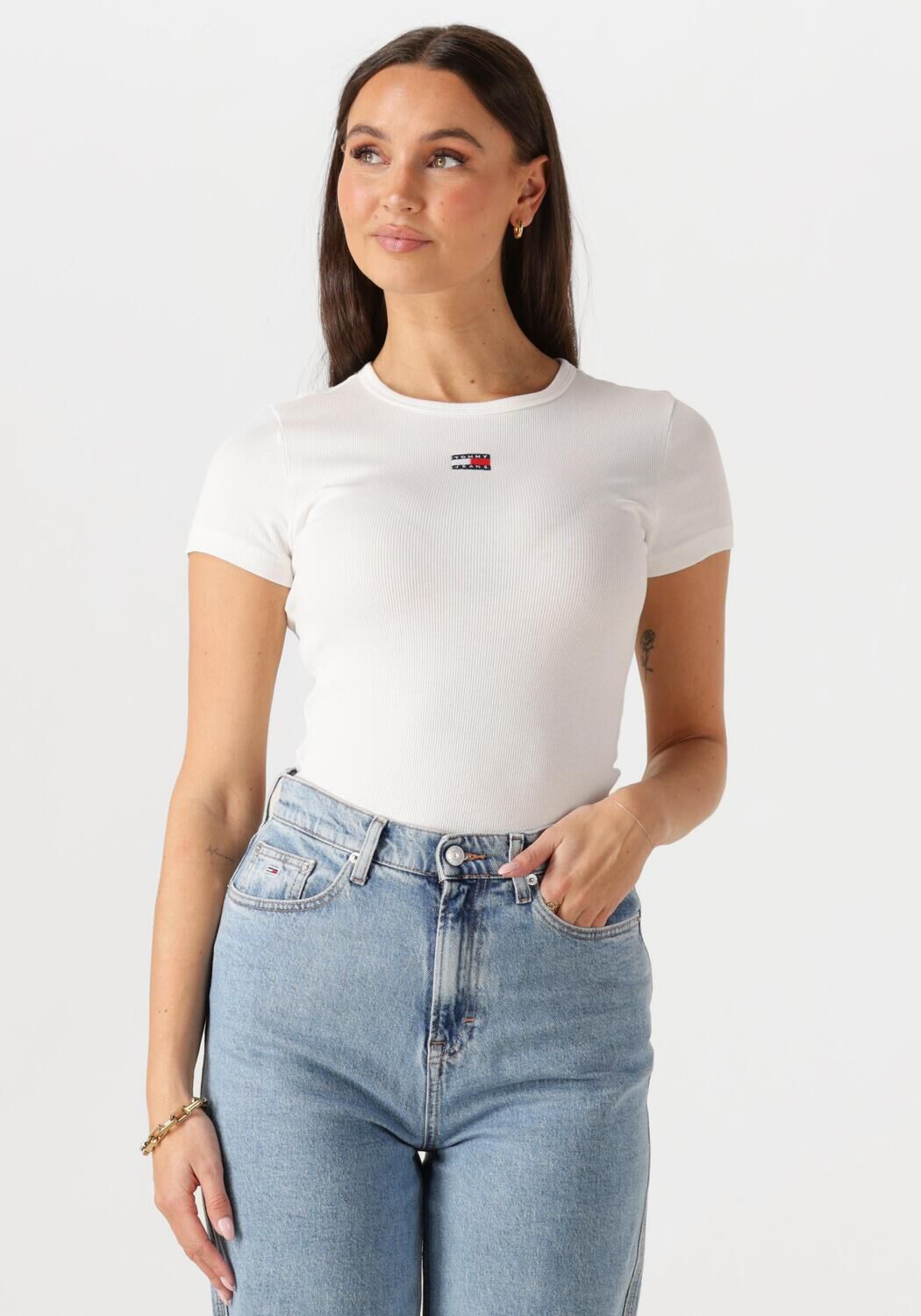 TOMMY JEANS Dames Tops & T-shirts Twj Slim Badge Rib Tee Wit