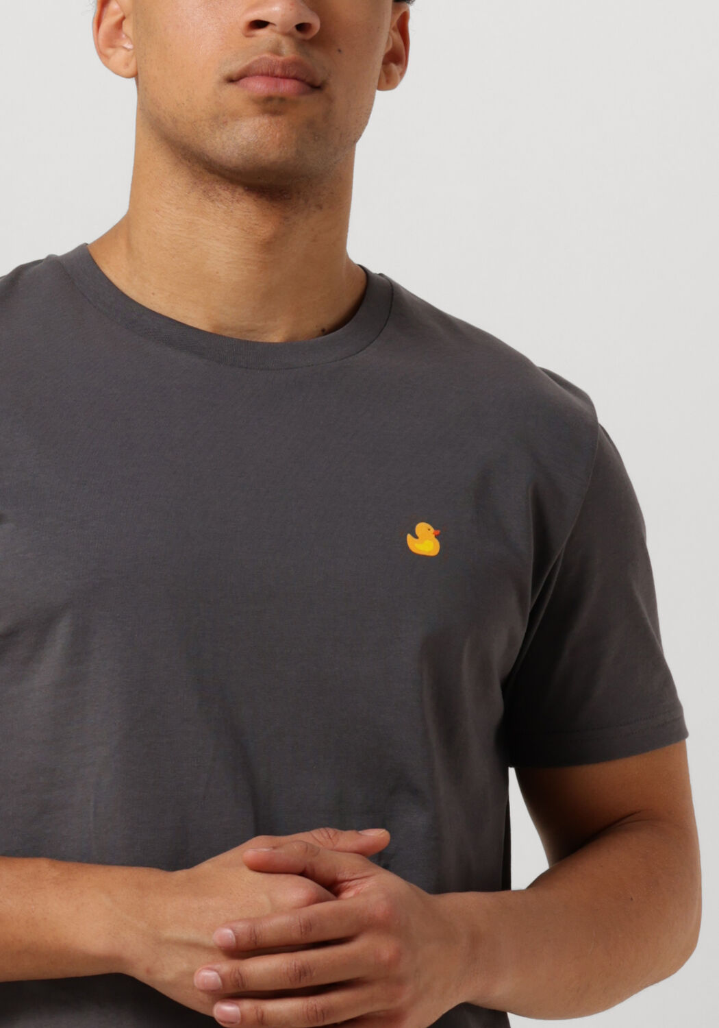 grijze strom clothing t shirt t shirt
