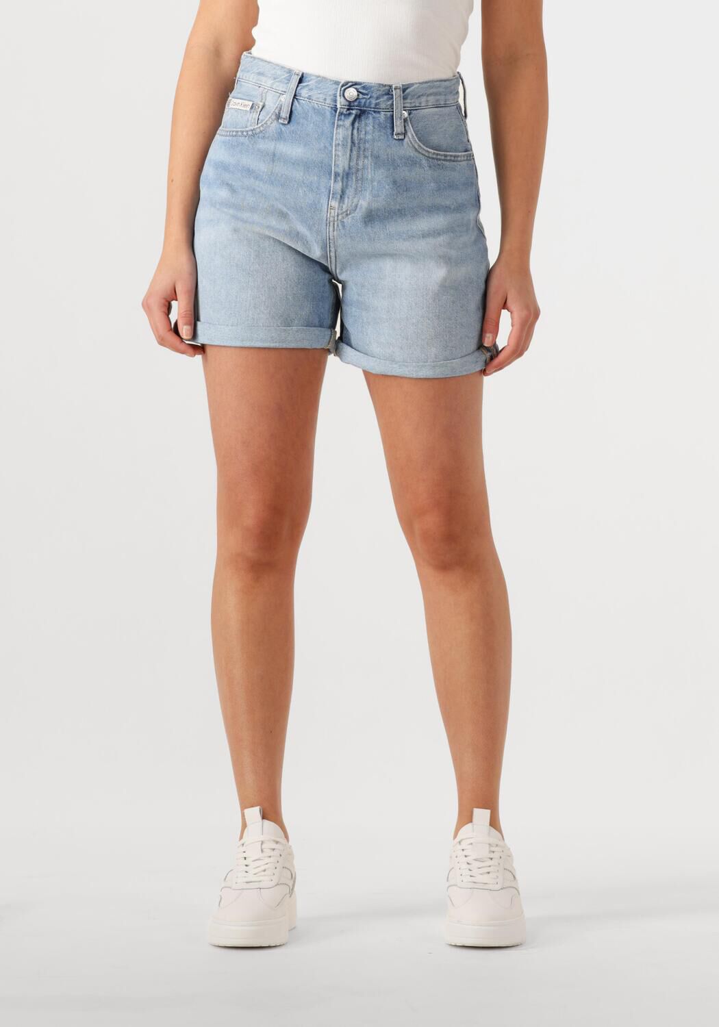 Calvin Klein Jeans Relaxed fit korte jeans met labeldetail model 'MOM'