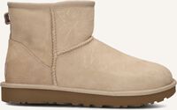 Beige UGG Vachtlaarzen W CLASSIC MINI II - medium