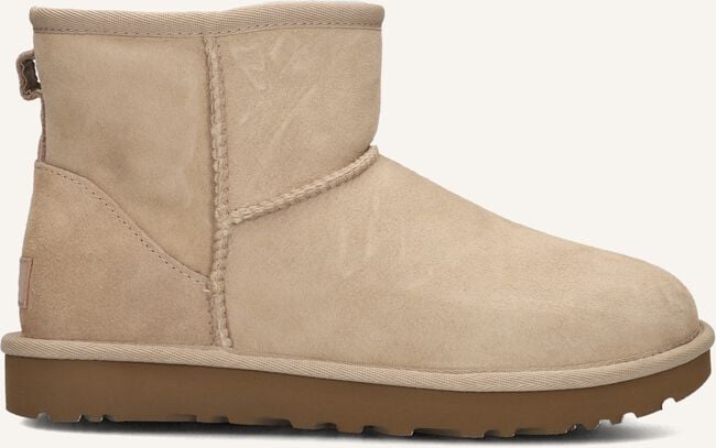 Beige UGG Vachtlaarzen W CLASSIC MINI II Beige UGG Vachtlaarzen W CLASSIC MINI II - large
