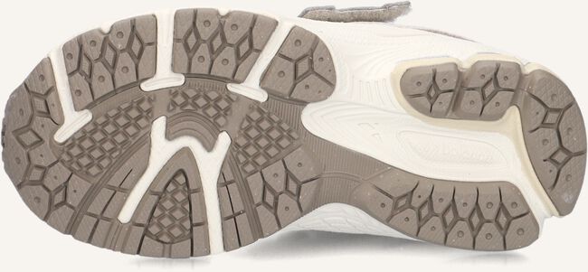 Grijze NEW BALANCE Lage sneakers IV2002 Grijze NEW BALANCE Lage sneakers IV2002 - large