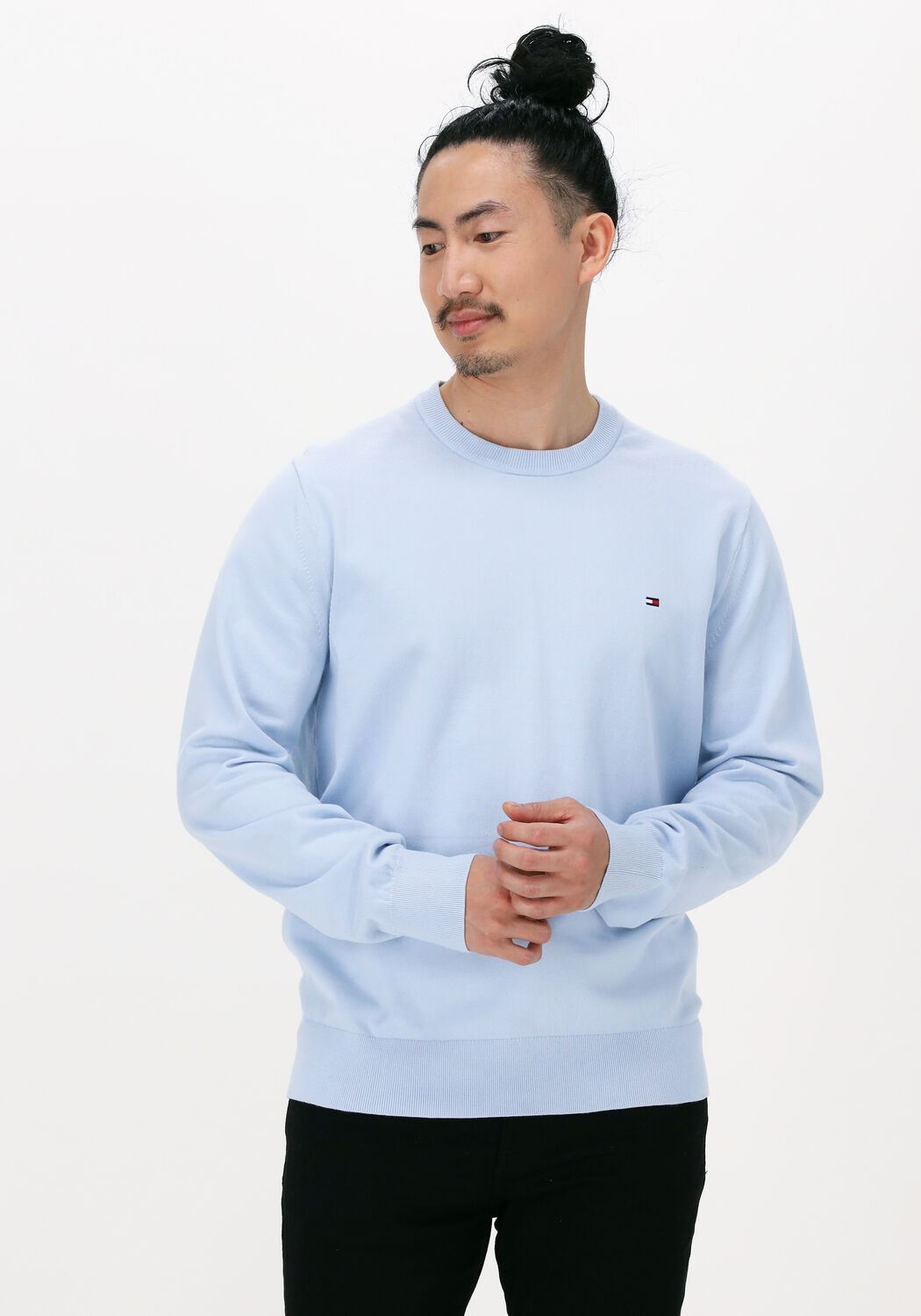 tommy hilfiger crew sweater
