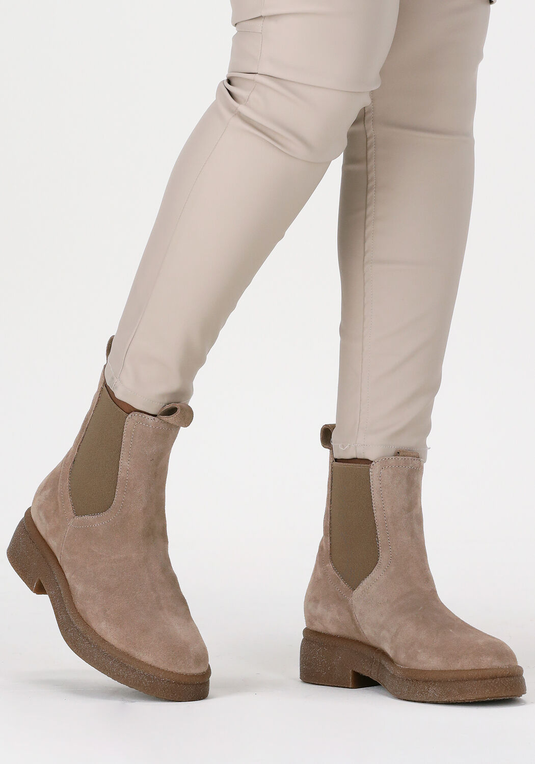 Camel OMODA Chelsea boots P21208 - large